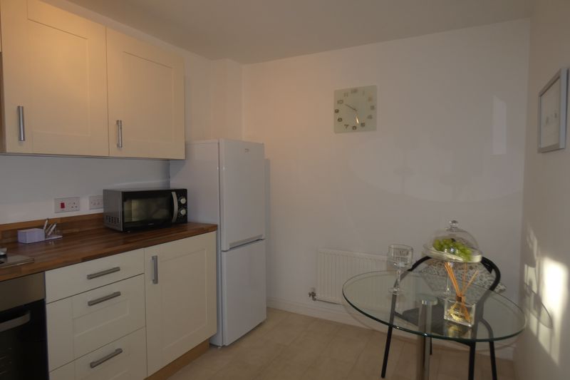 Kitchen/Breakfast- click for photo gallery